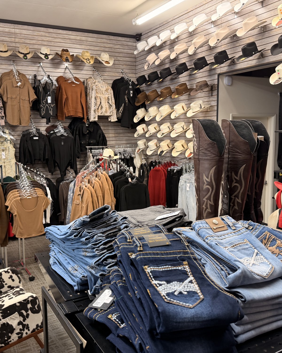 The store · Quetilquasoon Road, Manson