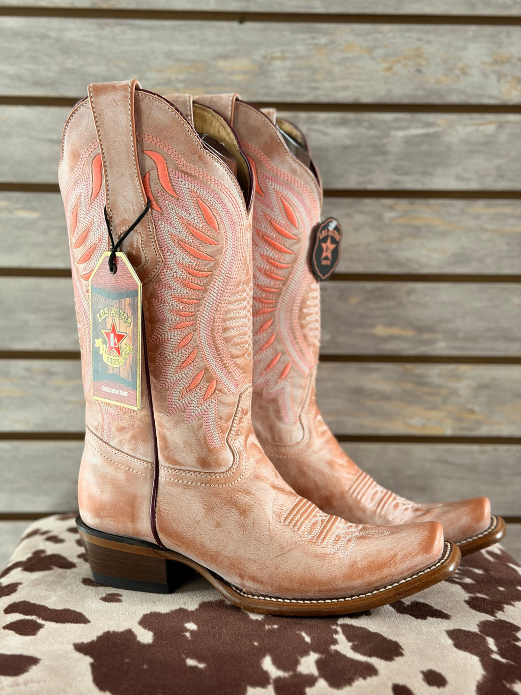 Los Altos Boots Ladies Dubai Vintage Western Boots — Pink, angle view